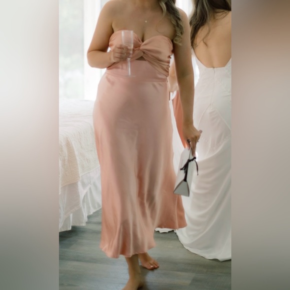 Hello Molly Satin Peach Dress - Picture 4 of 5